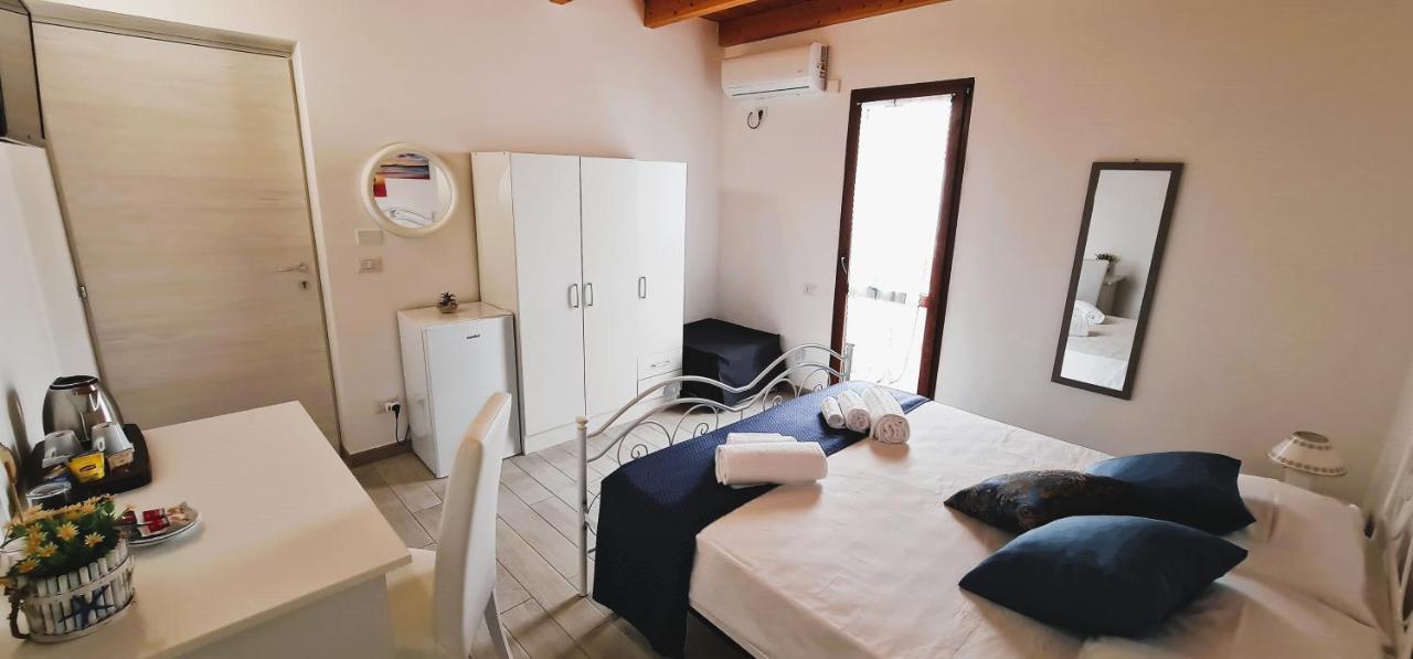 Kalispera Hotel Torre Lapillo Buitenkant foto